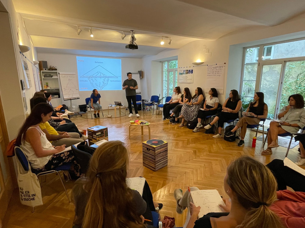 Presenting to a seminar circle